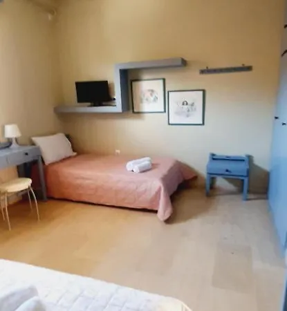 Aggelika's Daire Akrogiali