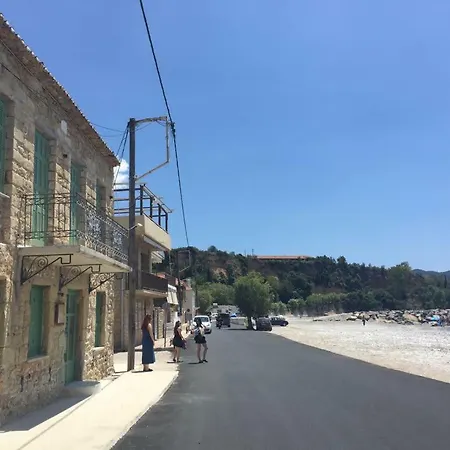Aggelika's Akrogiali